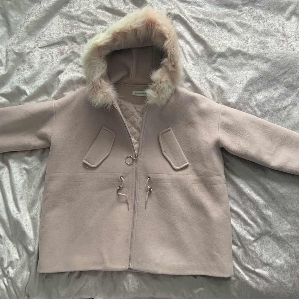✨Korean pink coat with faux fur hood✨